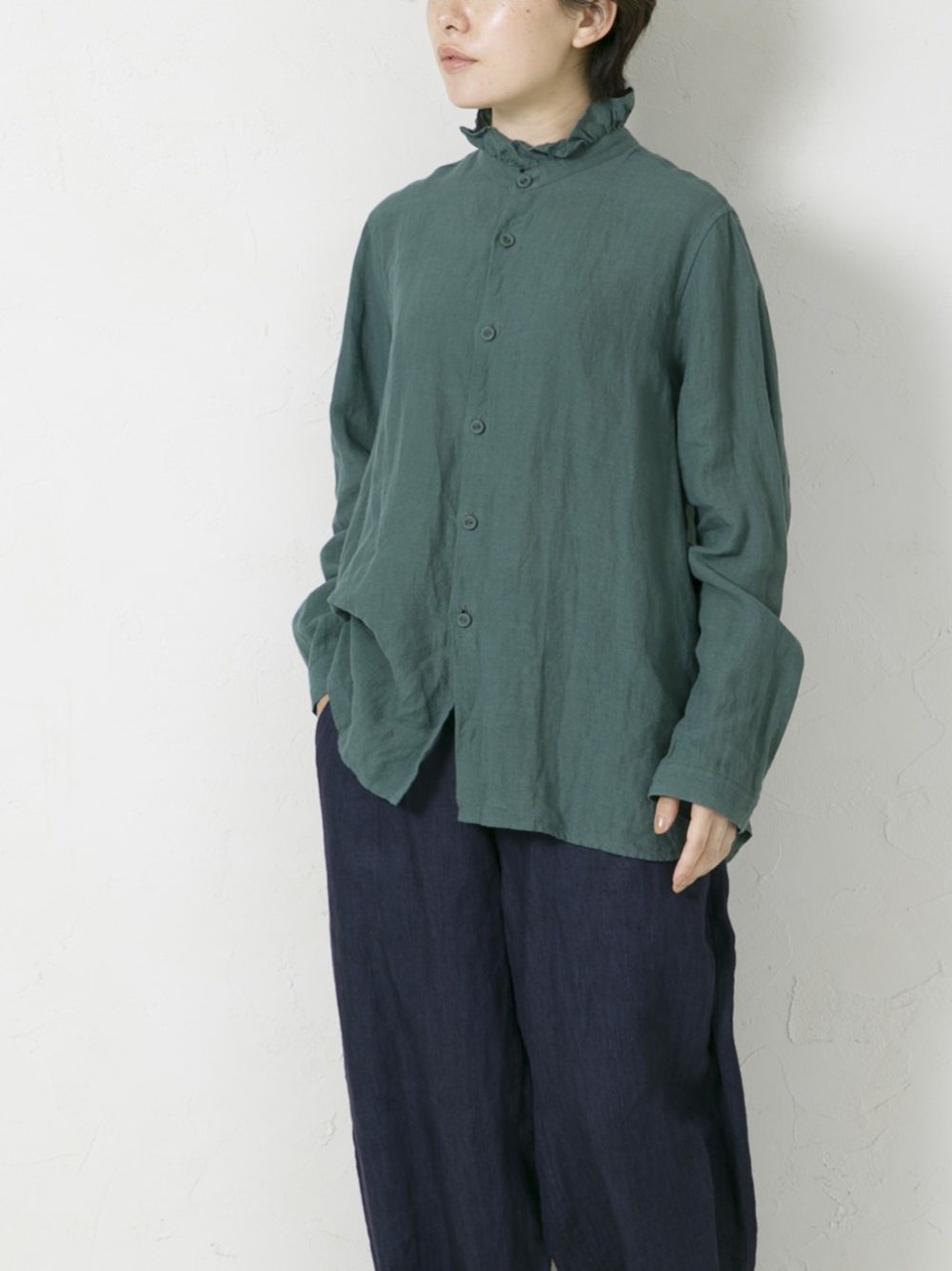Soft Linen フリル衿シャツ | ITEM | Vlas blomme｜ ヴラスブラム 