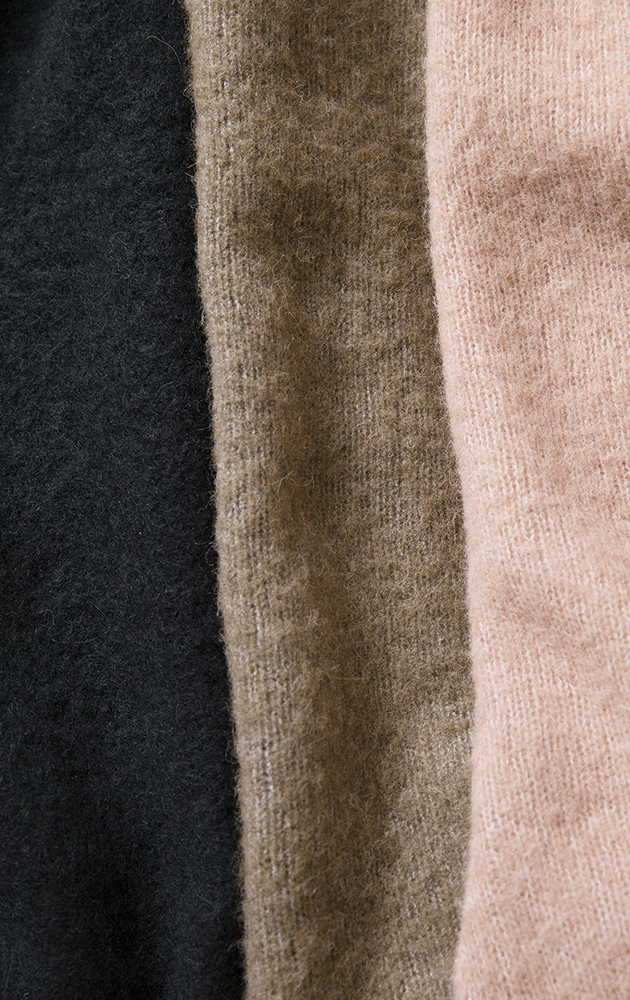 vlasblomme Aerial Alpaca Wool レース衿付チュニック素材アルパカ32％ウール32％