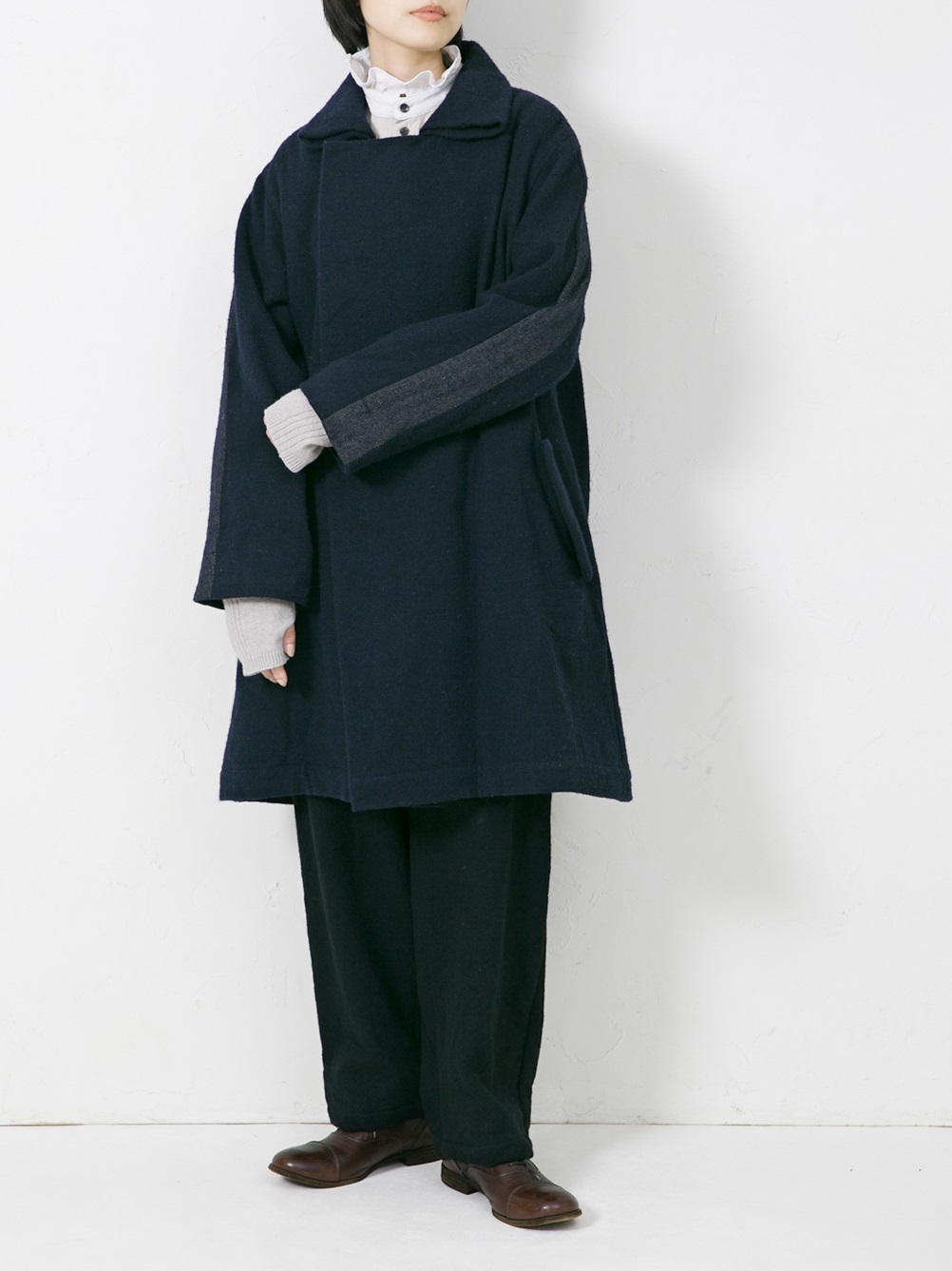 ヴラスブラムMedium Linen フリル衿シャツ Medium Linen フリル衿シャツ | SALE ITEM | Vlas blomme